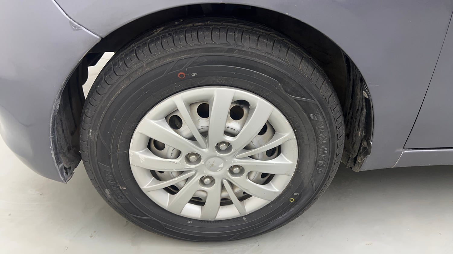 Used 2015 Hyundai i10 Magna 1.1 iRDE2 Petrol Manual tyres LEFT FRONT TYRE RIM VIEW