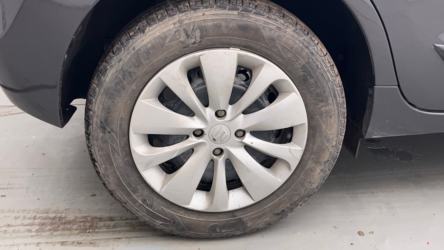Used 2018 Maruti Suzuki Baleno Delta 1.2 Petrol Manual tyres RIGHT REAR TYRE RIM VIEW