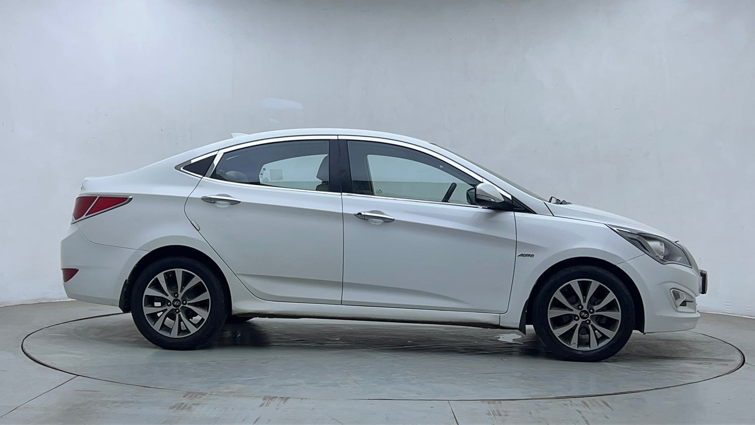 Used 2016 Hyundai Verna 1.6 VTVT SX AT Petrol Automatic exterior RIGHT SIDE VIEW