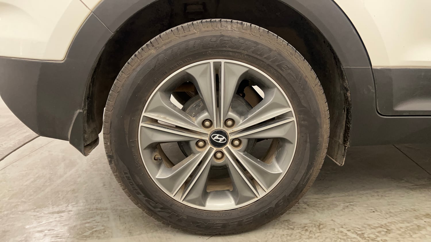 Used 2018 Hyundai Creta SX 1.6 CRDI (O) Diesel Manual tyres RIGHT REAR TYRE RIM VIEW