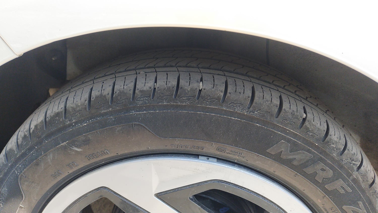 Used 2026 Hyundai Grand i10 Nios Sportz 1.2 Kappa AMT Petrol Automatic tyres RIGHT REAR TYRE TREAD VIEW