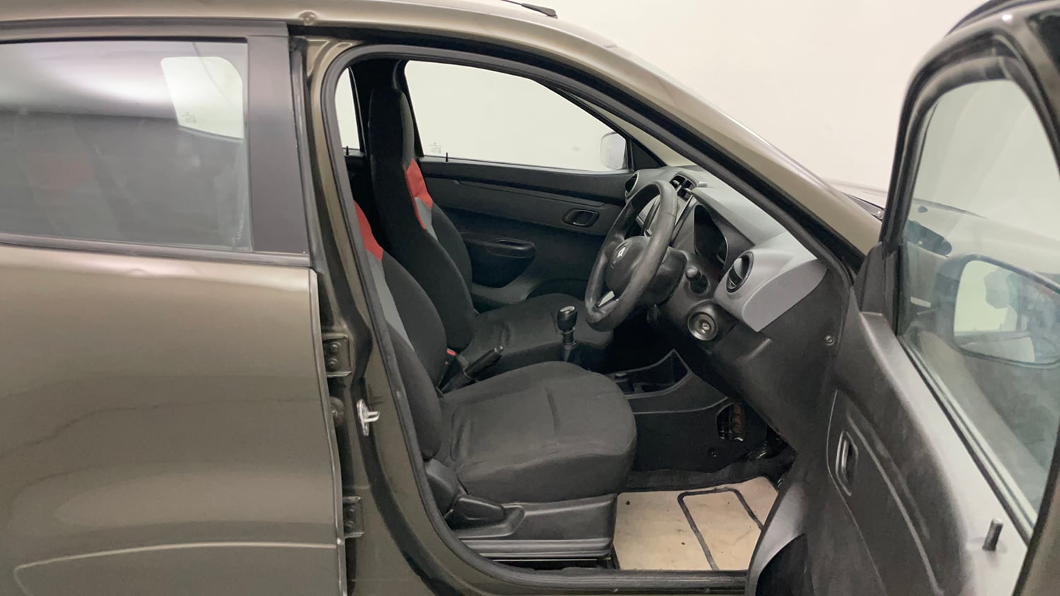 Used 2017 Renault Kwid RXT Petrol Manual interior RIGHT SIDE FRONT DOOR CABIN VIEW