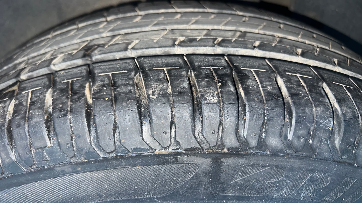 Used 2018 Maruti Suzuki Dzire ZXi Petrol Manual tyres LEFT REAR TYRE TREAD VIEW