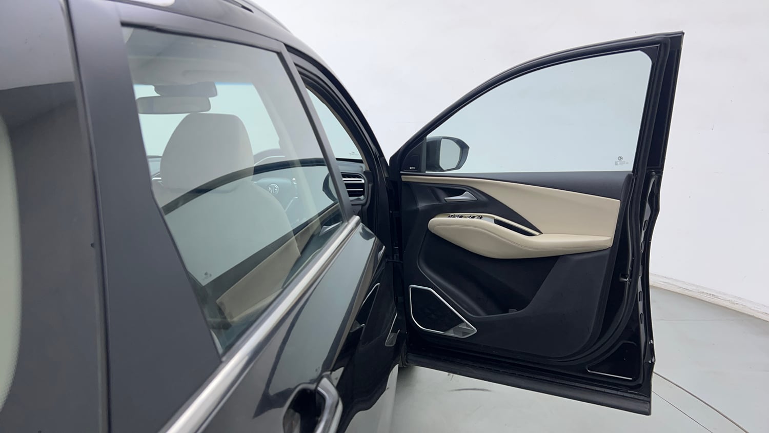 Used 2023 MG Motors Hector Savvy Pro 1.5 Turbo Petrol CVT Petrol Automatic interior RIGHT FRONT DOOR OPEN VIEW