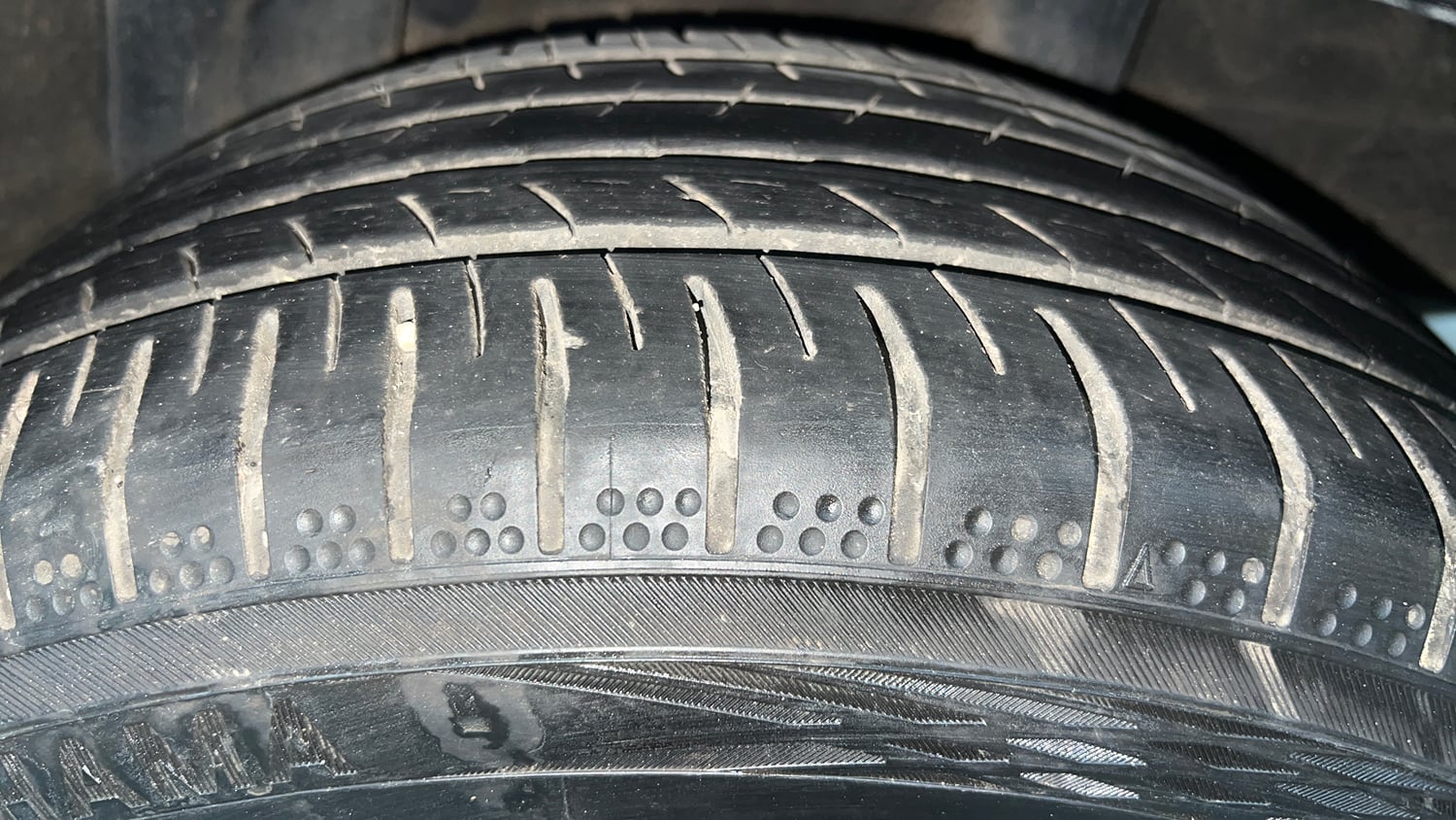 Used 2023 Hyundai Verna SX (O) 1.5 Petrol IVT Petrol Automatic tyres LEFT REAR TYRE TREAD VIEW