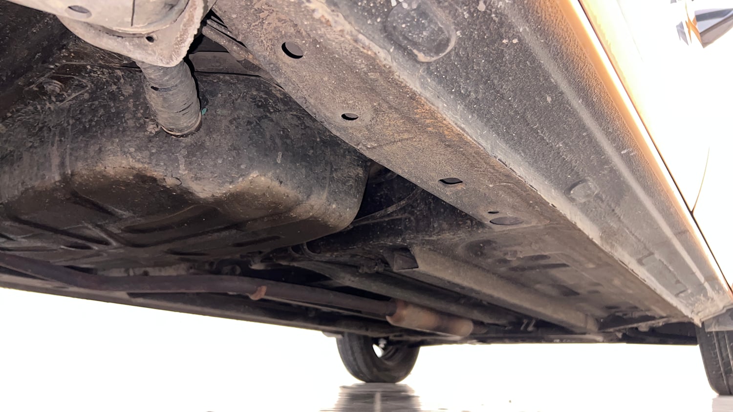 Used 2020 Renault Triber RXZ EASY-R AMT Petrol Automatic extra REAR RIGHT UNDERBODY VIEW