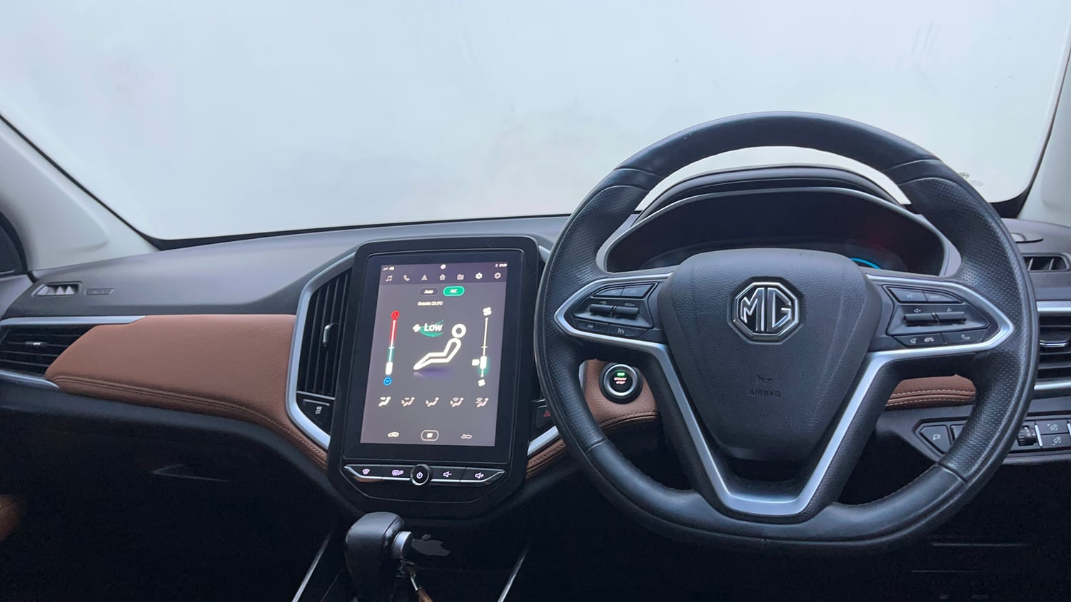 Used 2021 MG Motors Hector Plus Sharp 1.5 Petrol Turbo DCT 6-STR Petrol Automatic interior DASHBOARD VIEW