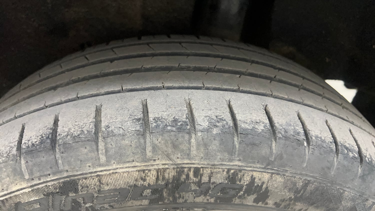 Used 2020 Maruti Suzuki Baleno Zeta Petrol Manual tyres LEFT REAR TYRE TREAD VIEW