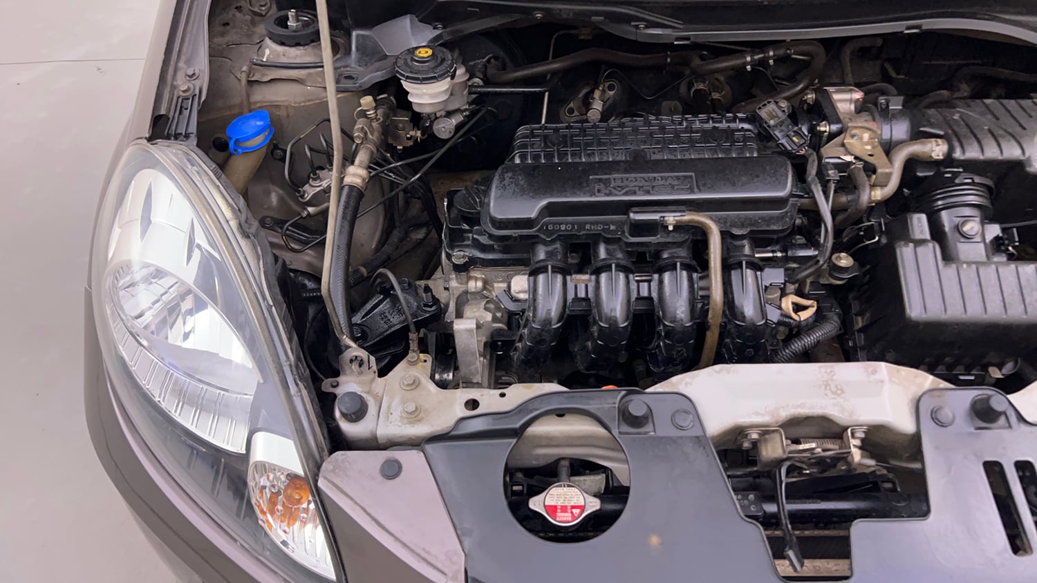 Used 2016 Honda Amaze 1.2 S i-VTEC Petrol Manual engine ENGINE RIGHT SIDE VIEW