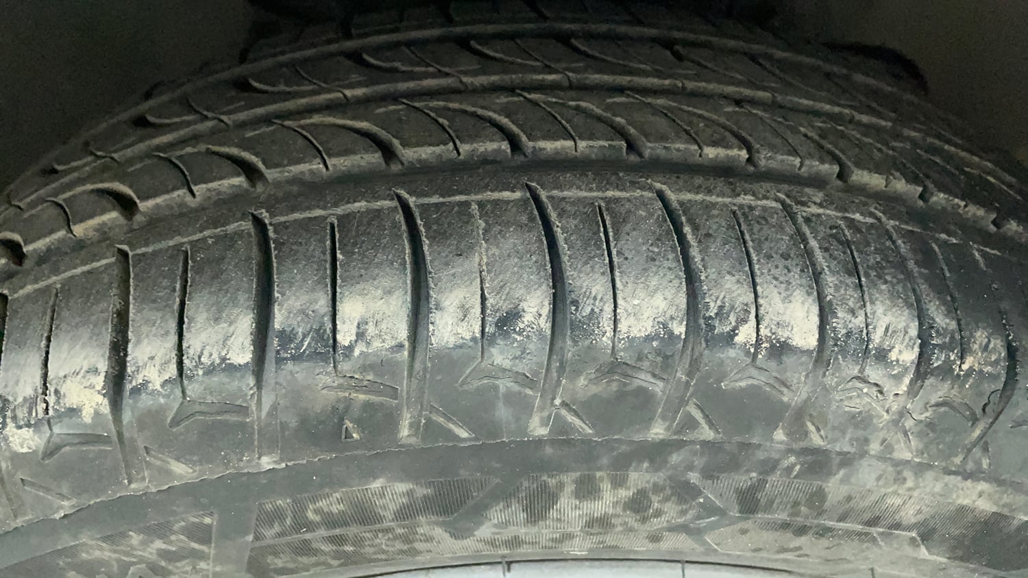Used 2017 Tata Tiago Revotron XTA Petrol Automatic tyres RIGHT FRONT TYRE TREAD VIEW