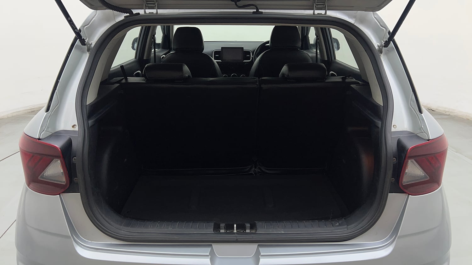 Used 2019 hyundai Venue SX 1.0 (O) Turbo Petrol Petrol Manual interior DICKY INSIDE VIEW