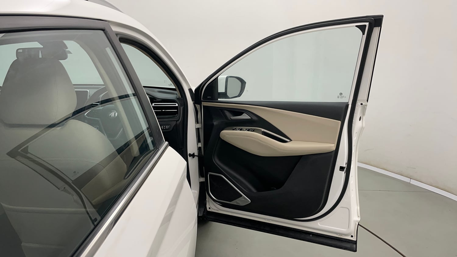 Used 2024 MG Motors Hector Sharp Pro 1.5 Turbo CVT Petrol Automatic interior RIGHT FRONT DOOR OPEN VIEW
