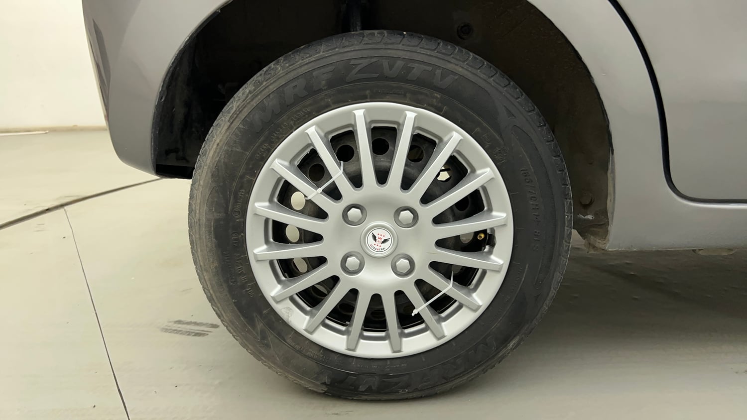 Used 2016 Maruti Suzuki Celerio VXi AMT Petrol Automatic tyres RIGHT REAR TYRE RIM VIEW