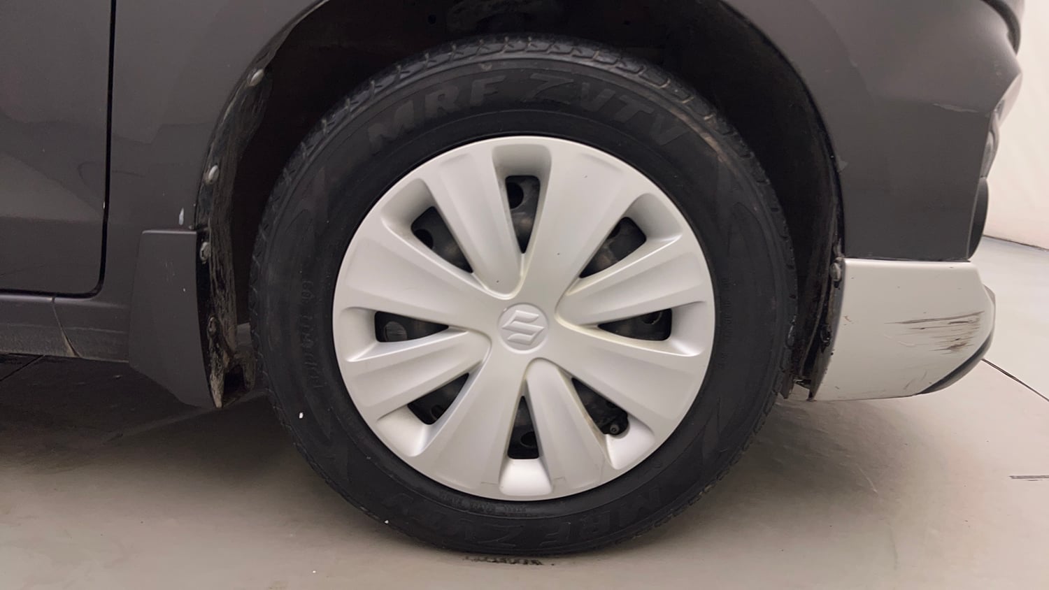 Used 2017 Maruti Suzuki Ertiga VXI Petrol Manual tyres RIGHT FRONT TYRE RIM VIEW