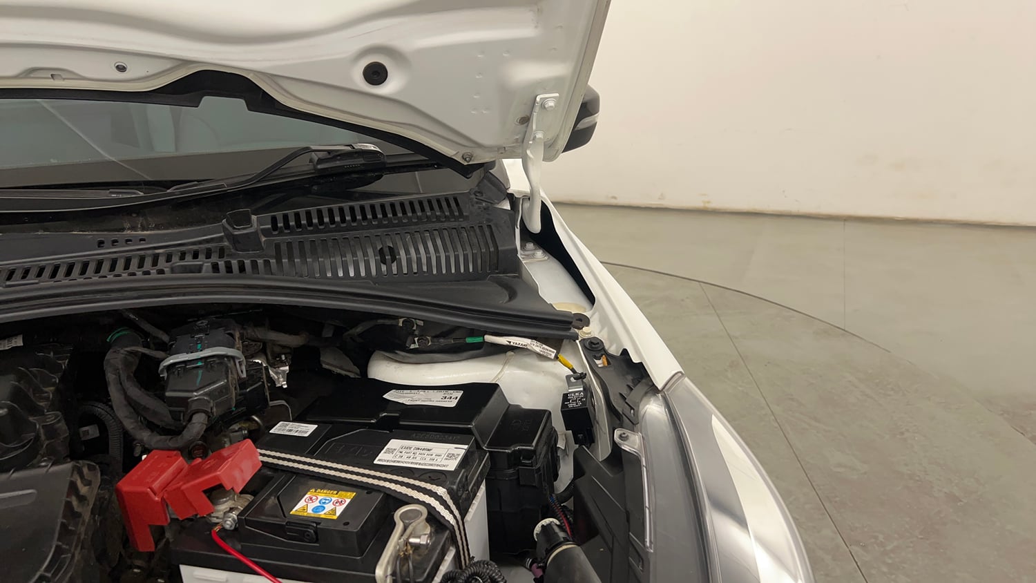 Used 2025 Tata Tigor XZA Plus iCNG Cng Automatic engine ENGINE LEFT SIDE HINGE & APRON VIEW