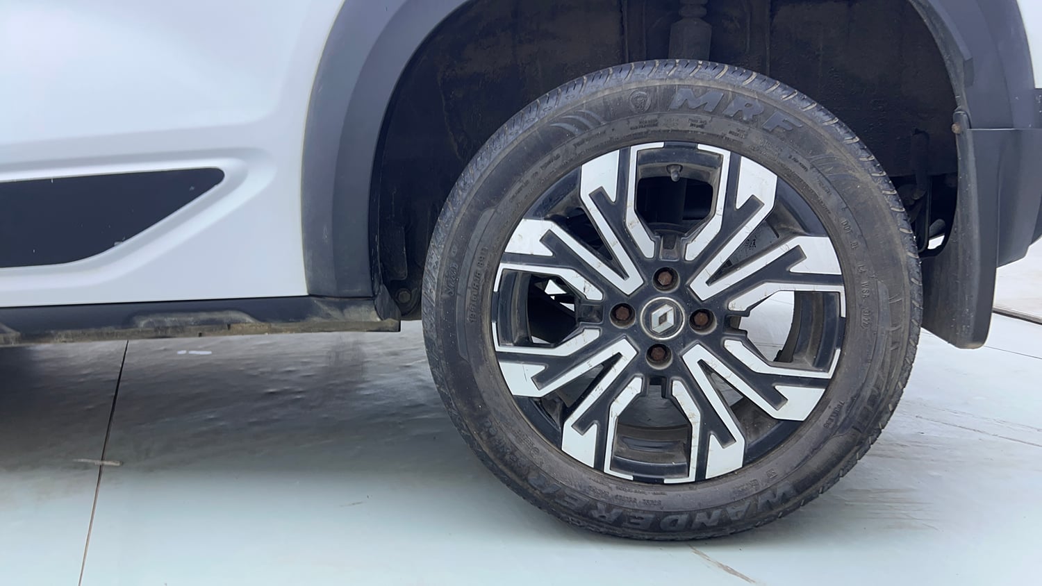 Used 2022 Renault Kiger RXT (O) AMT Petrol Automatic tyres LEFT REAR TYRE RIM VIEW