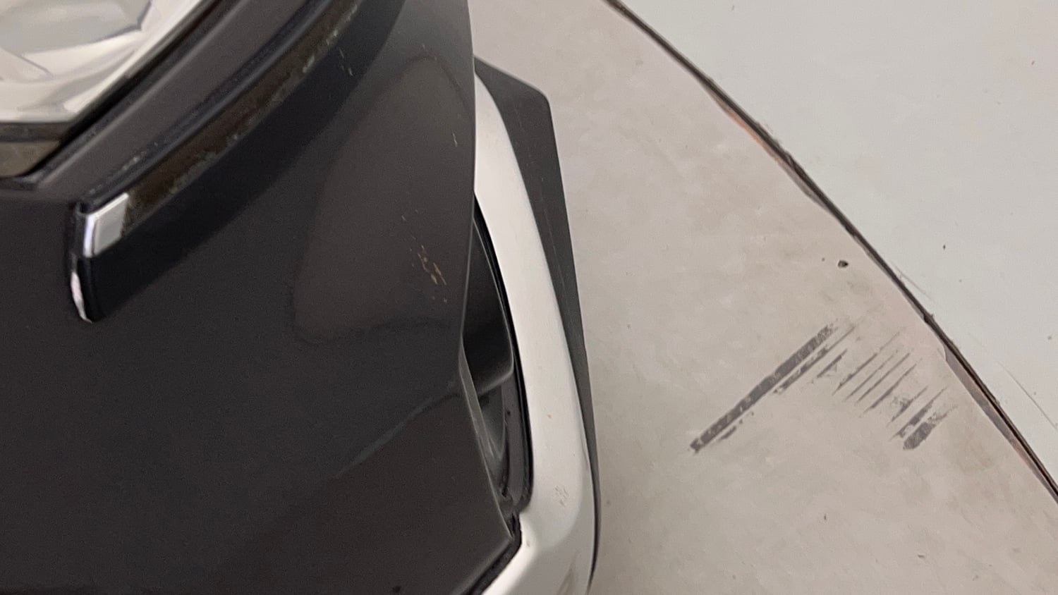 Used 2017 Maruti Suzuki Ertiga VXI Petrol Manual dents MINOR SCRATCH