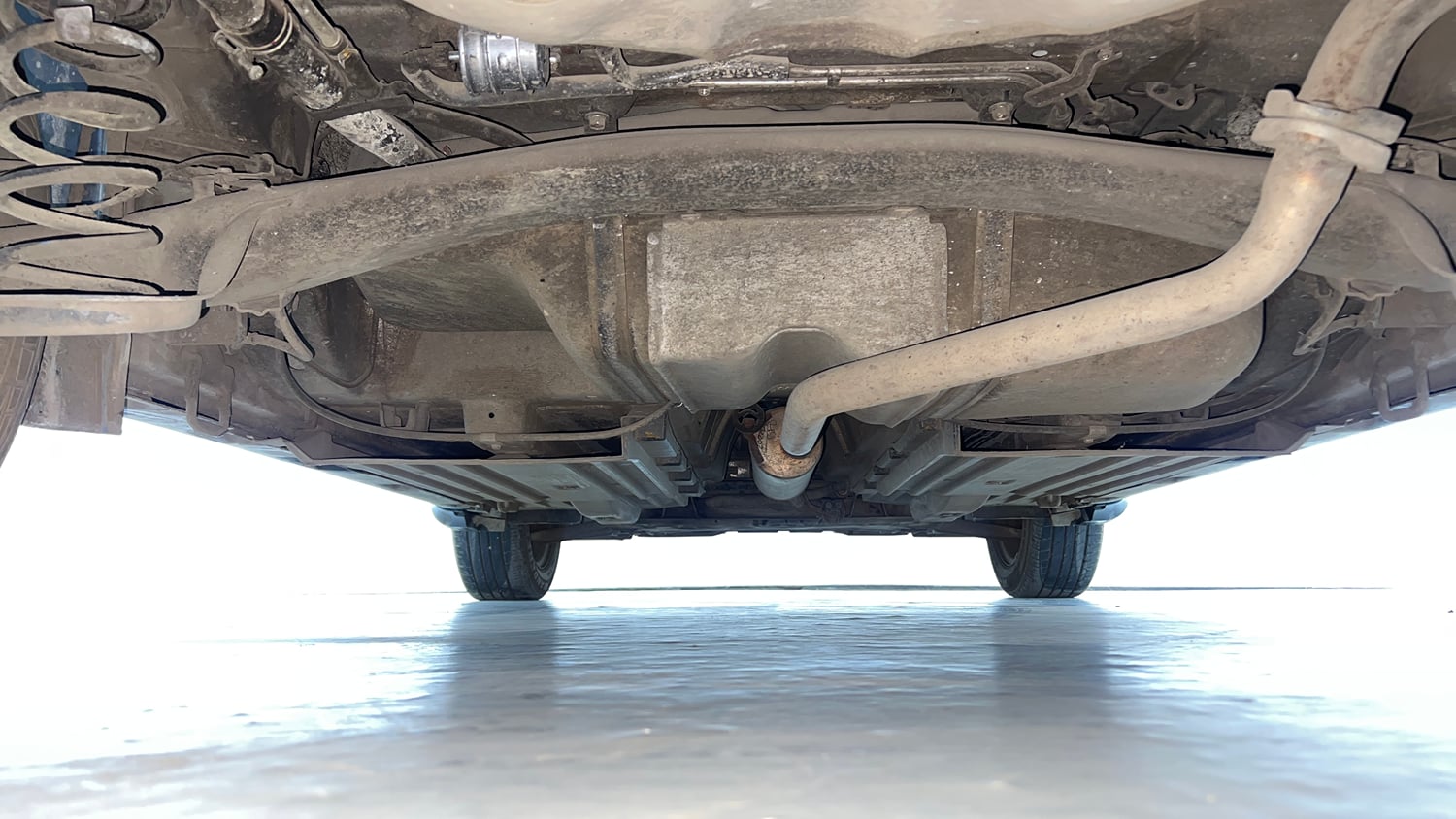 Used 2022 maruti-suzuki Vitara Brezza VXi Petrol Manual extra REAR UNDERBODY VIEW (TAKEN FROM REAR)