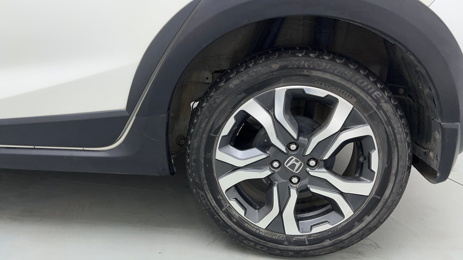 Used 2022 Honda WR-V VX MT Petrol Petrol Manual tyres LEFT REAR TYRE RIM VIEW
