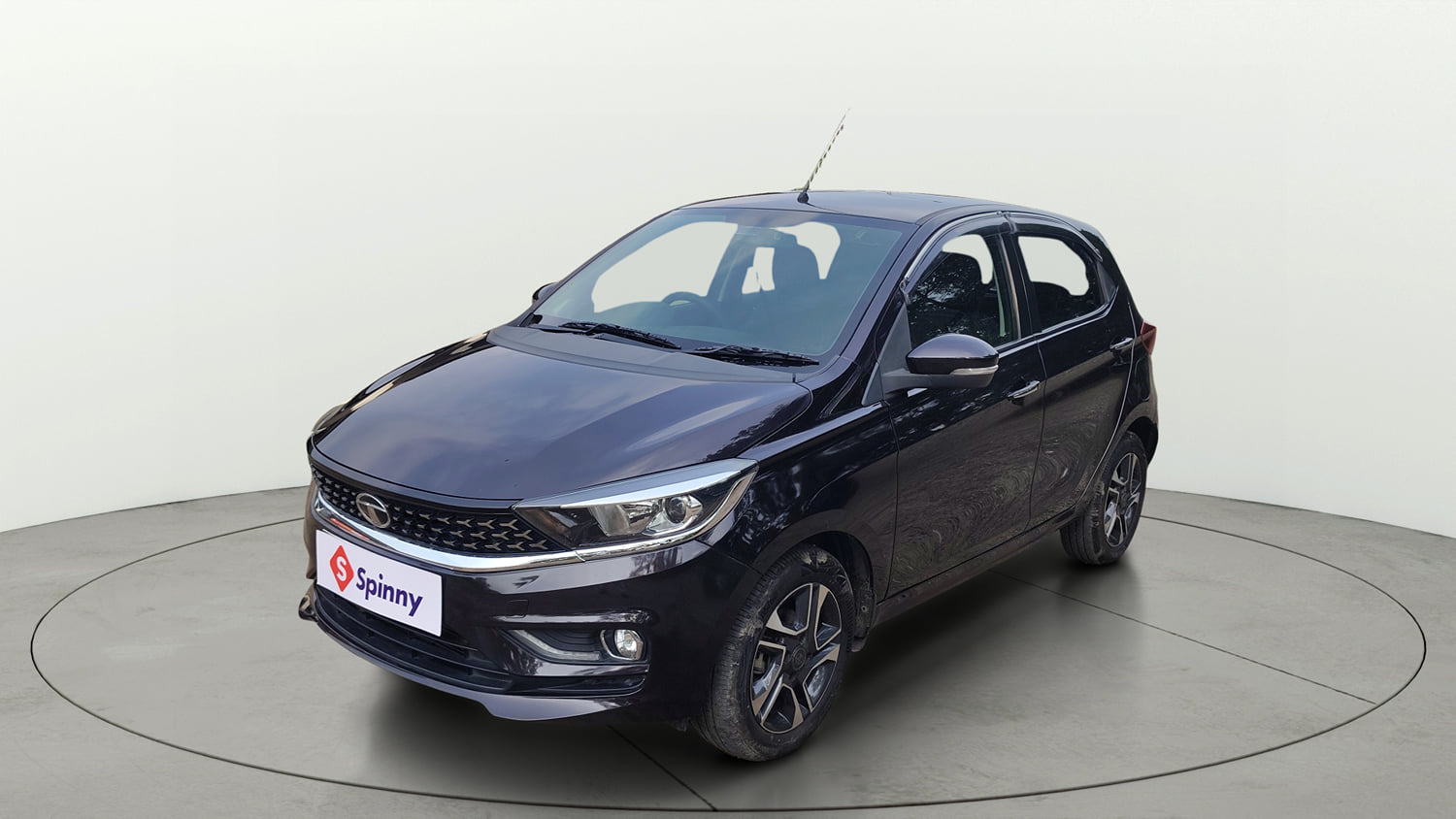 Used 2022 Tata Tiago XZ Plus Petrol Manual exterior LEFT FRONT CORNER VIEW
