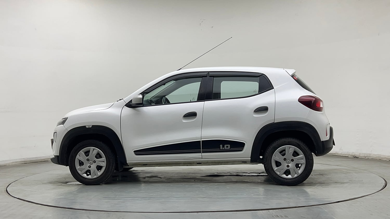 Used 2022 Renault Kwid RXT 1.0 AMT Petrol Automatic exterior LEFT SIDE VIEW