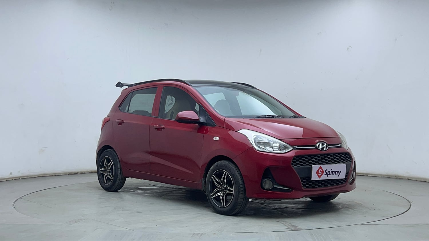 Used 2017 Hyundai Grand i10 Sportz U2 1.2 CRDi Diesel Manual exterior RIGHT FRONT CORNER VIEW