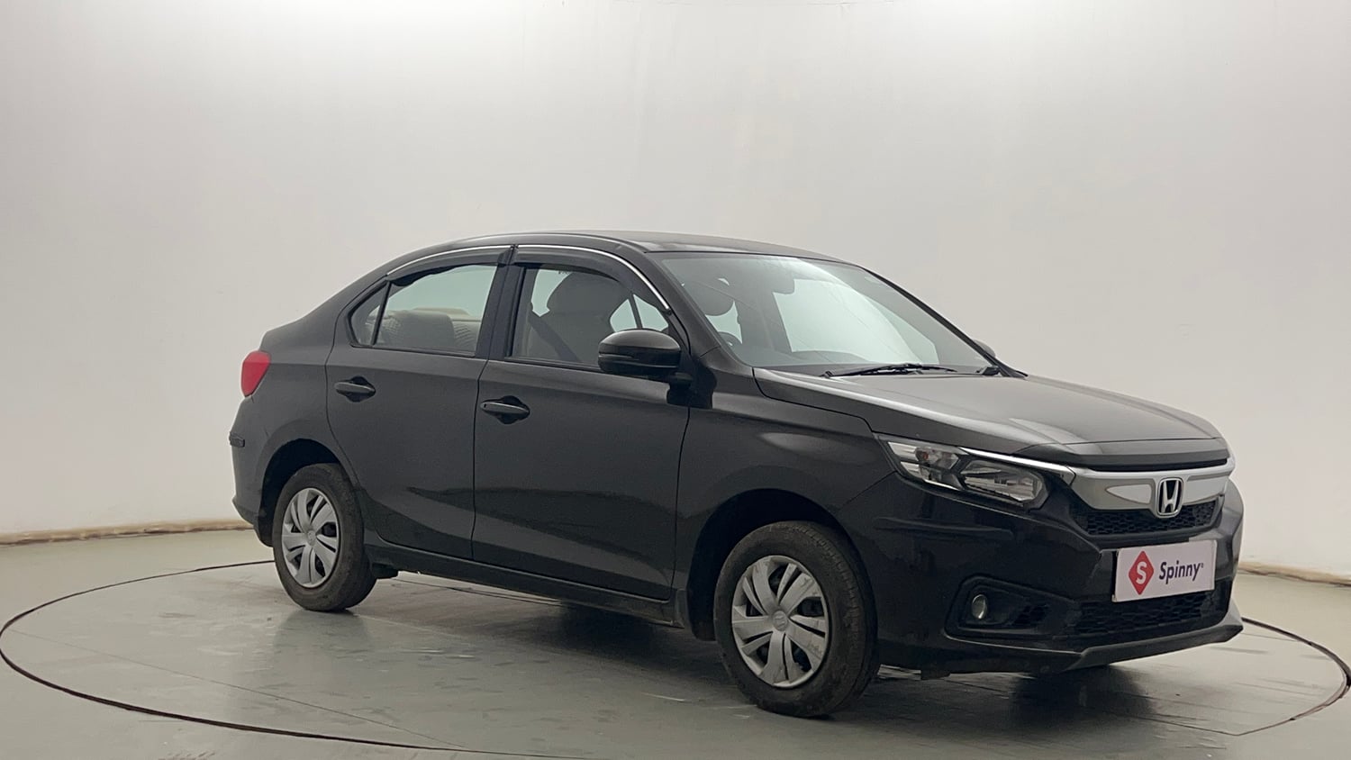 Used 2019 Honda Amaze 1.2 S MT Petrol Petrol Manual exterior RIGHT FRONT CORNER VIEW