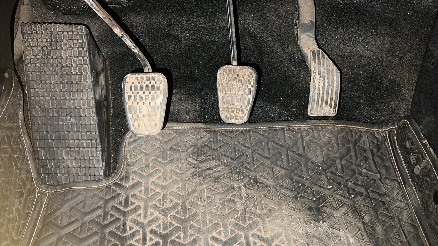 Used 2023 Tata Punch Accomplished MT Petrol Manual interior PEDALS VIEW