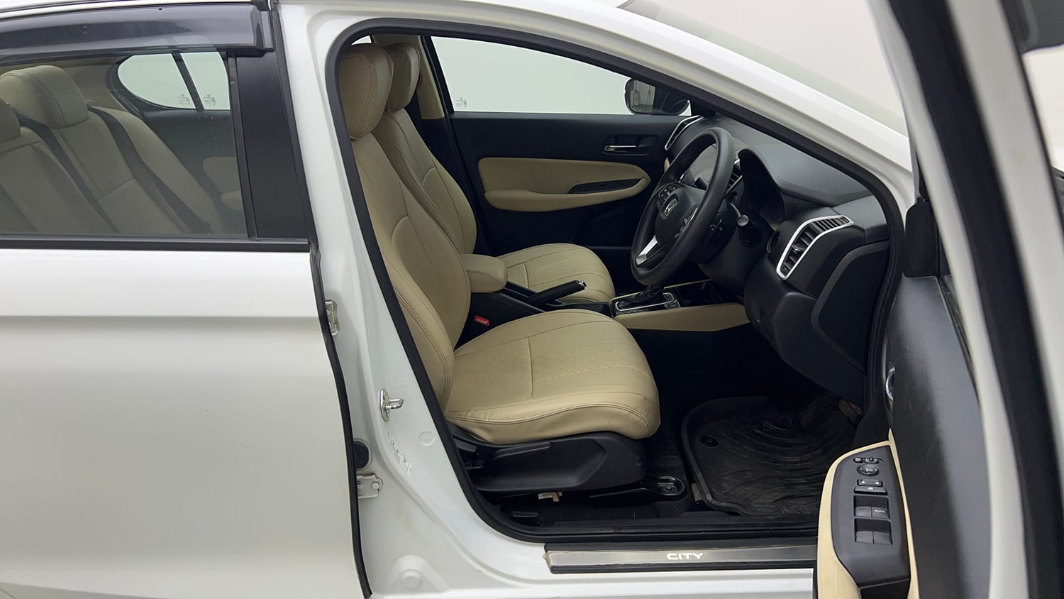 Used 2024 Honda City Elegant Edition CVT Petrol Automatic interior RIGHT SIDE FRONT DOOR CABIN VIEW