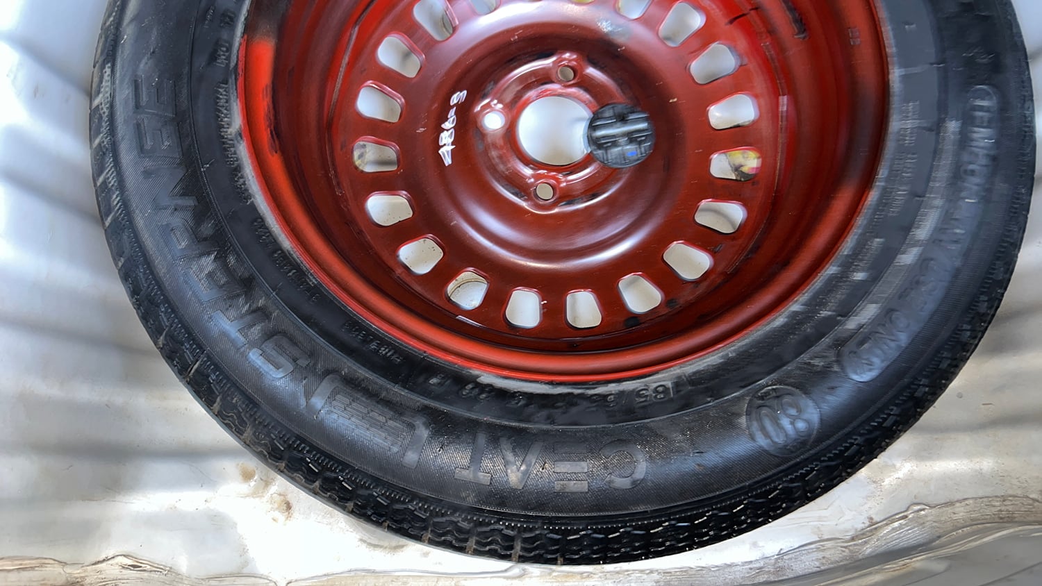 Used 2022 Renault Kiger RXT (O) AMT Petrol Automatic tyres SPARE TYRE VIEW