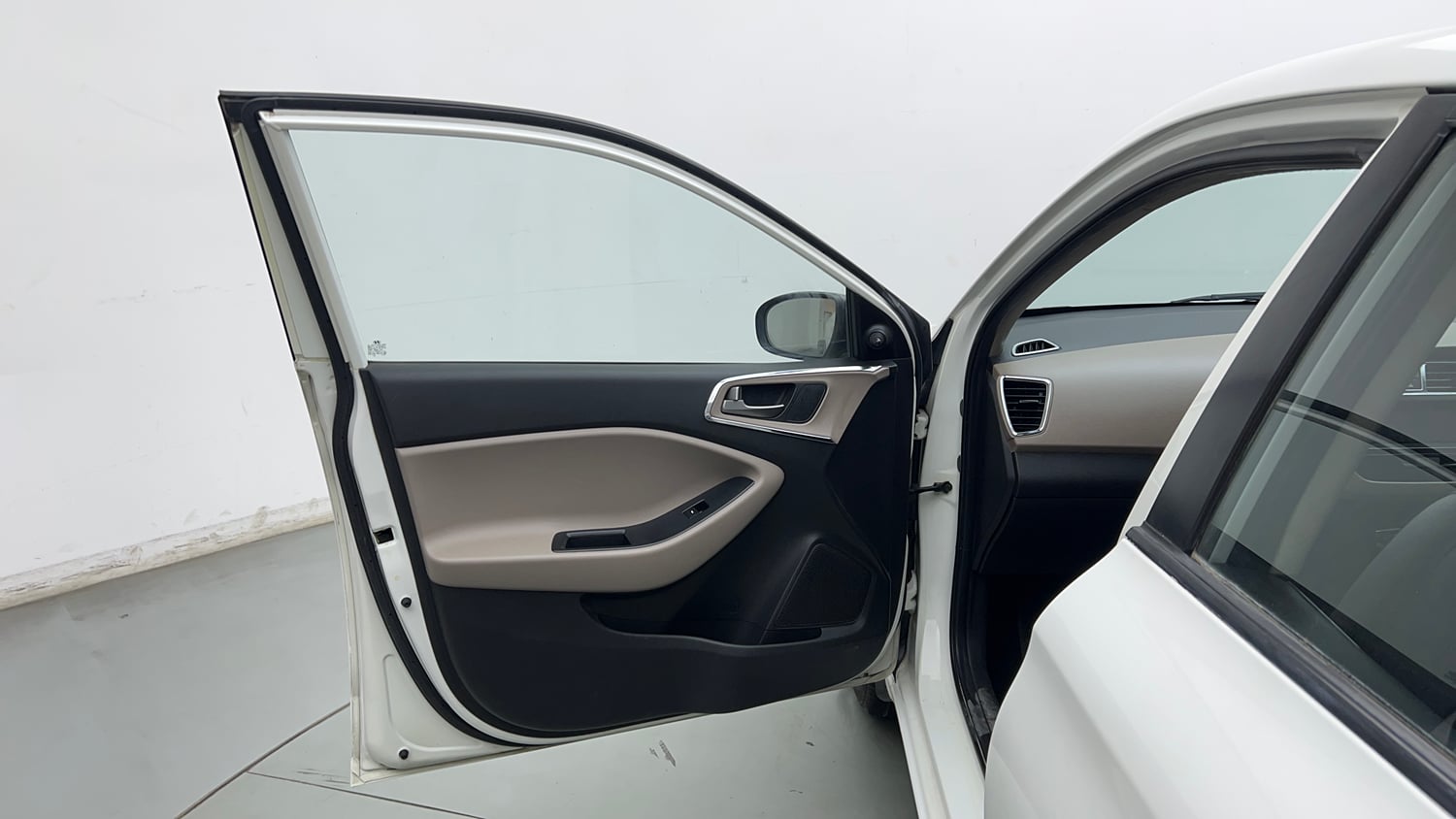 Used 2014 Hyundai Elite i20 Era 1.2 Petrol Manual interior LEFT FRONT DOOR OPEN VIEW