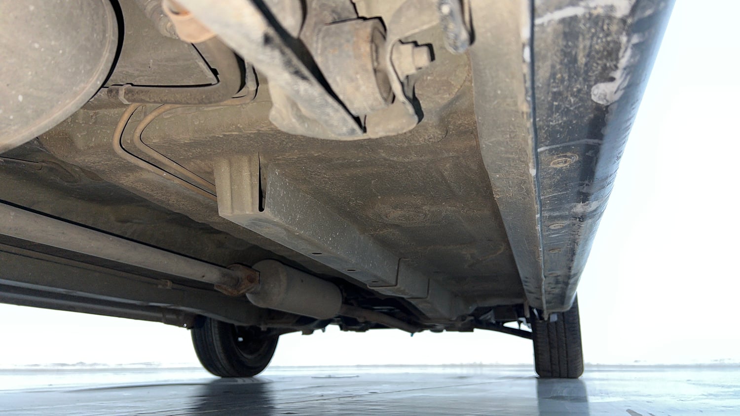 Used 2017 Maruti Suzuki Wagon R VXI Petrol Manual extra REAR RIGHT UNDERBODY VIEW