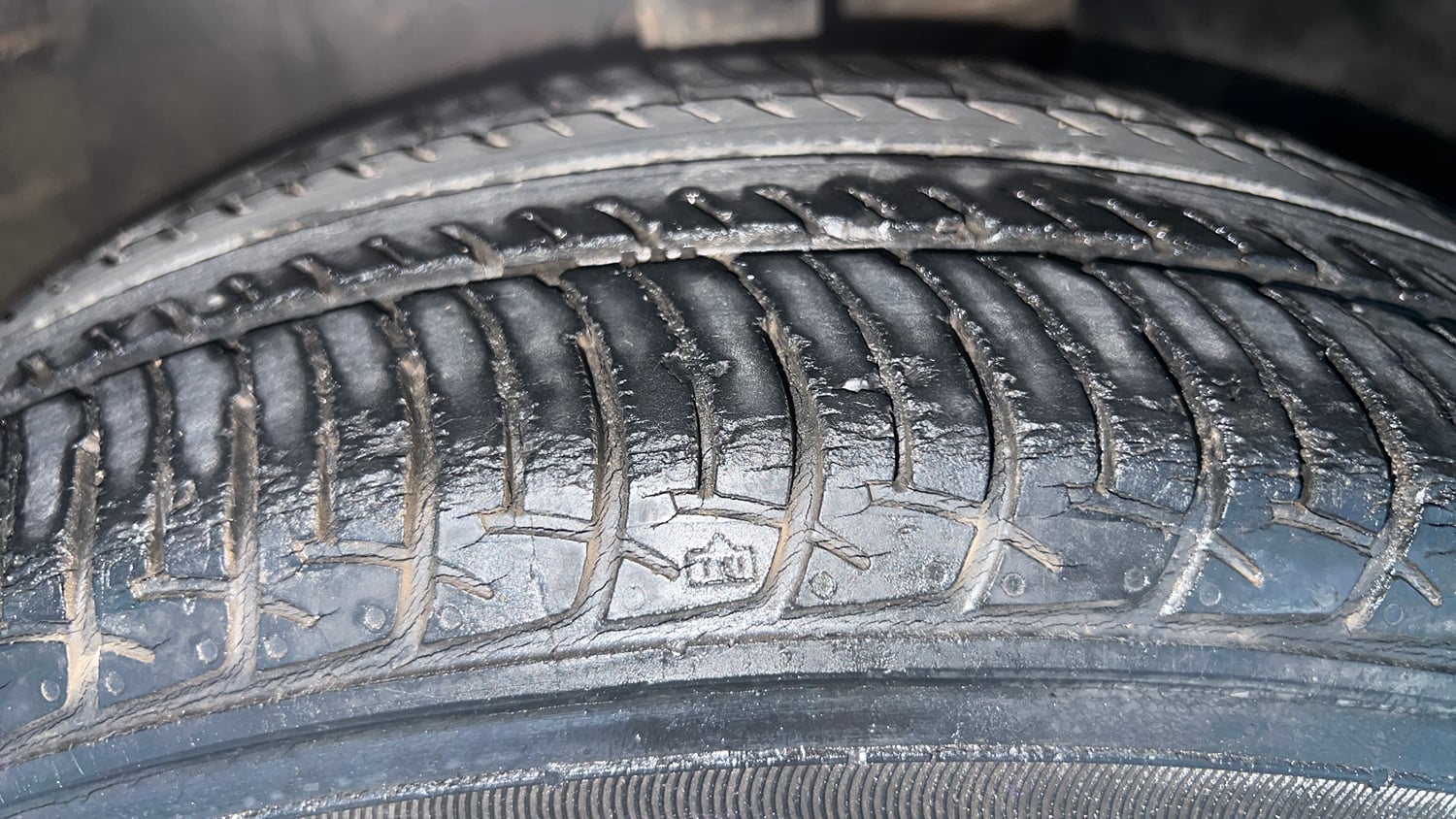 Used 2019 Maruti Suzuki Wagon R ZXi 1.2 Petrol Manual tyres RIGHT FRONT TYRE TREAD VIEW