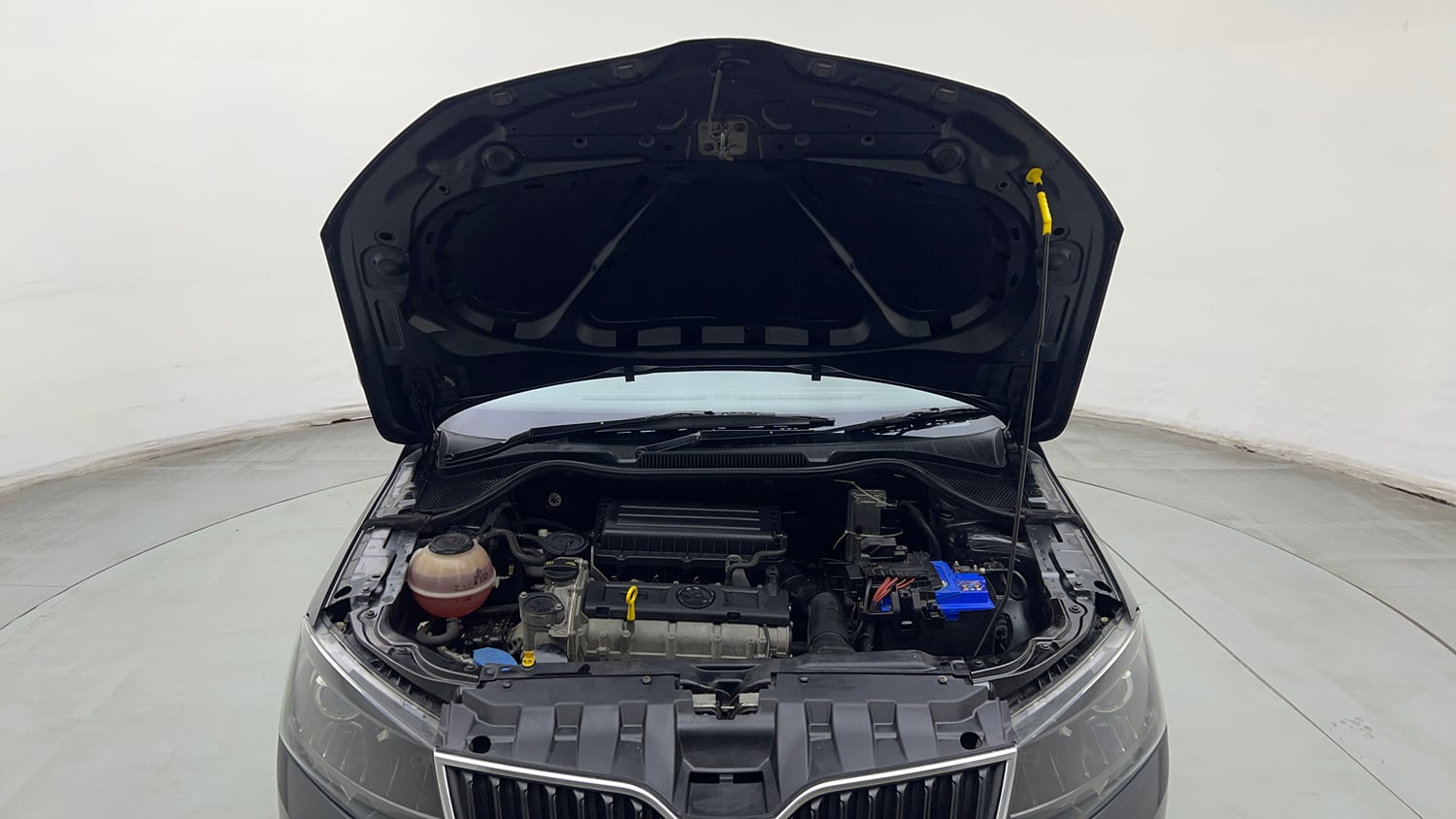 Used 2018 Skoda Rapid Style 1.6 MPI Petrol Manual engine ENGINE & BONNET OPEN FRONT VIEW