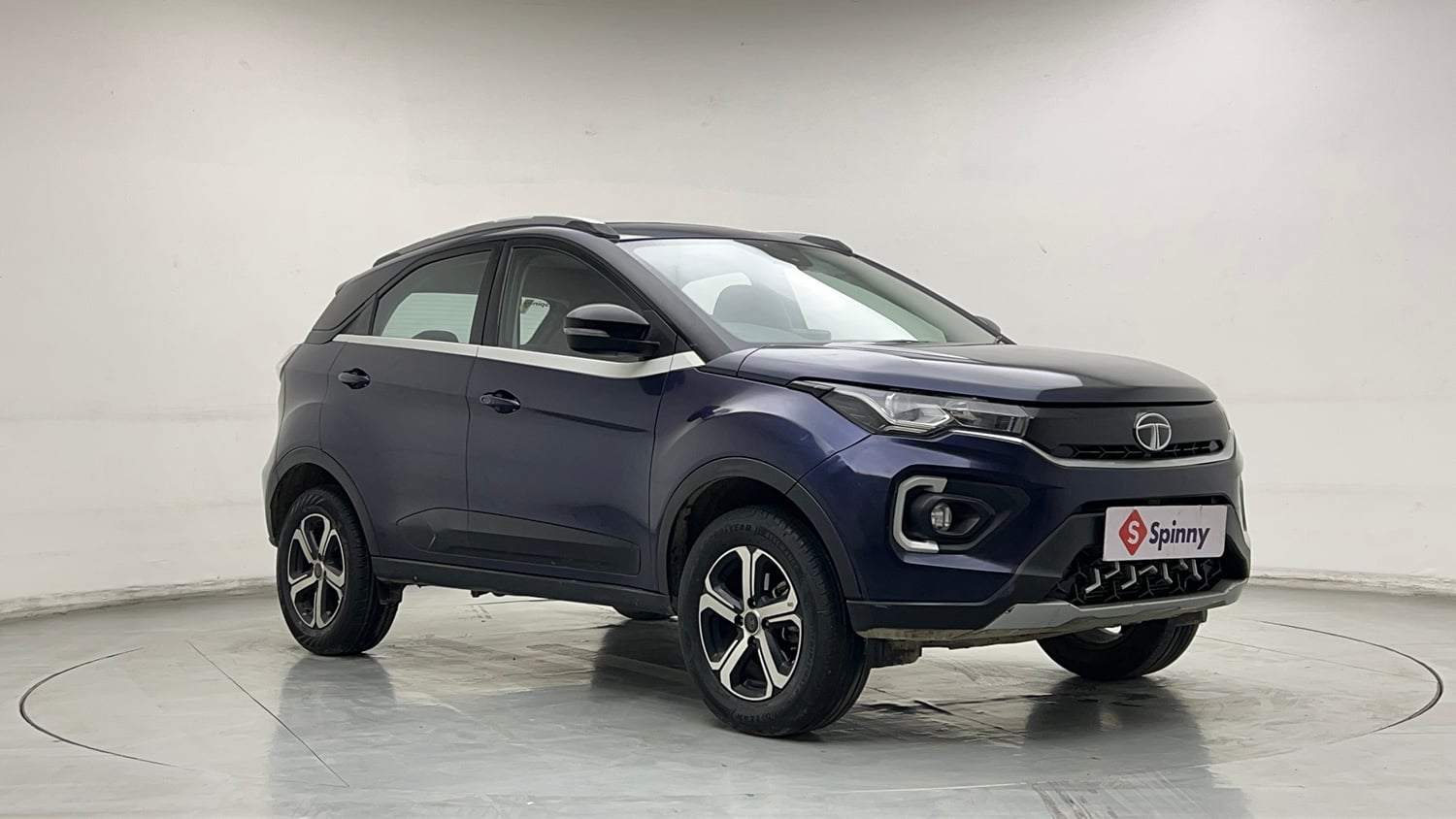 Used 2022 Tata Nexon XZ Plus (HS) Petrol Manual exterior RIGHT FRONT CORNER VIEW