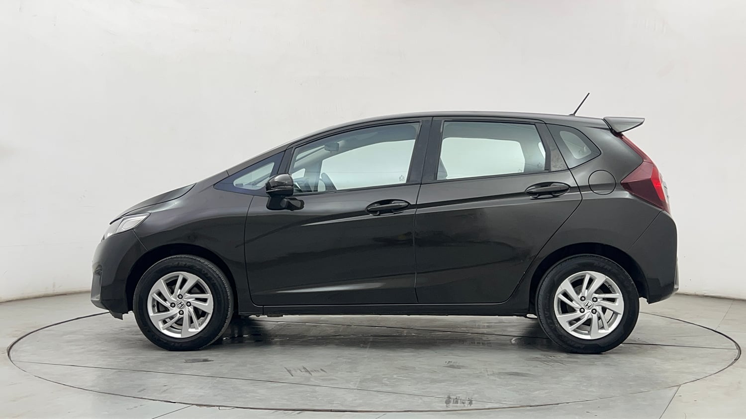Used 2016 Honda Jazz VX Petrol Petrol Manual exterior LEFT SIDE VIEW