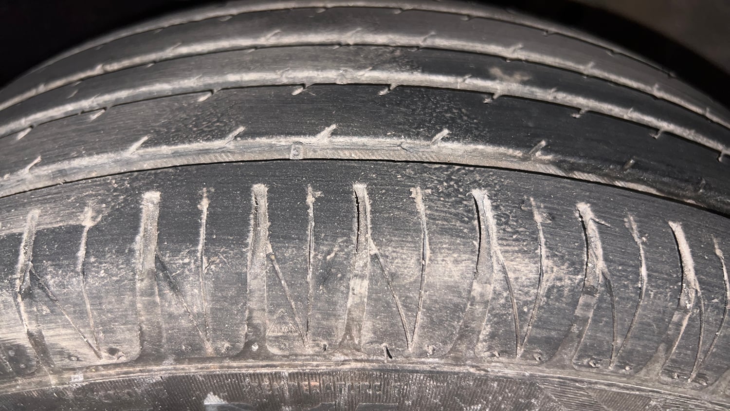Used 2020 Honda Amaze 1.2 V CVT Petrol Petrol Automatic tyres LEFT FRONT TYRE TREAD VIEW