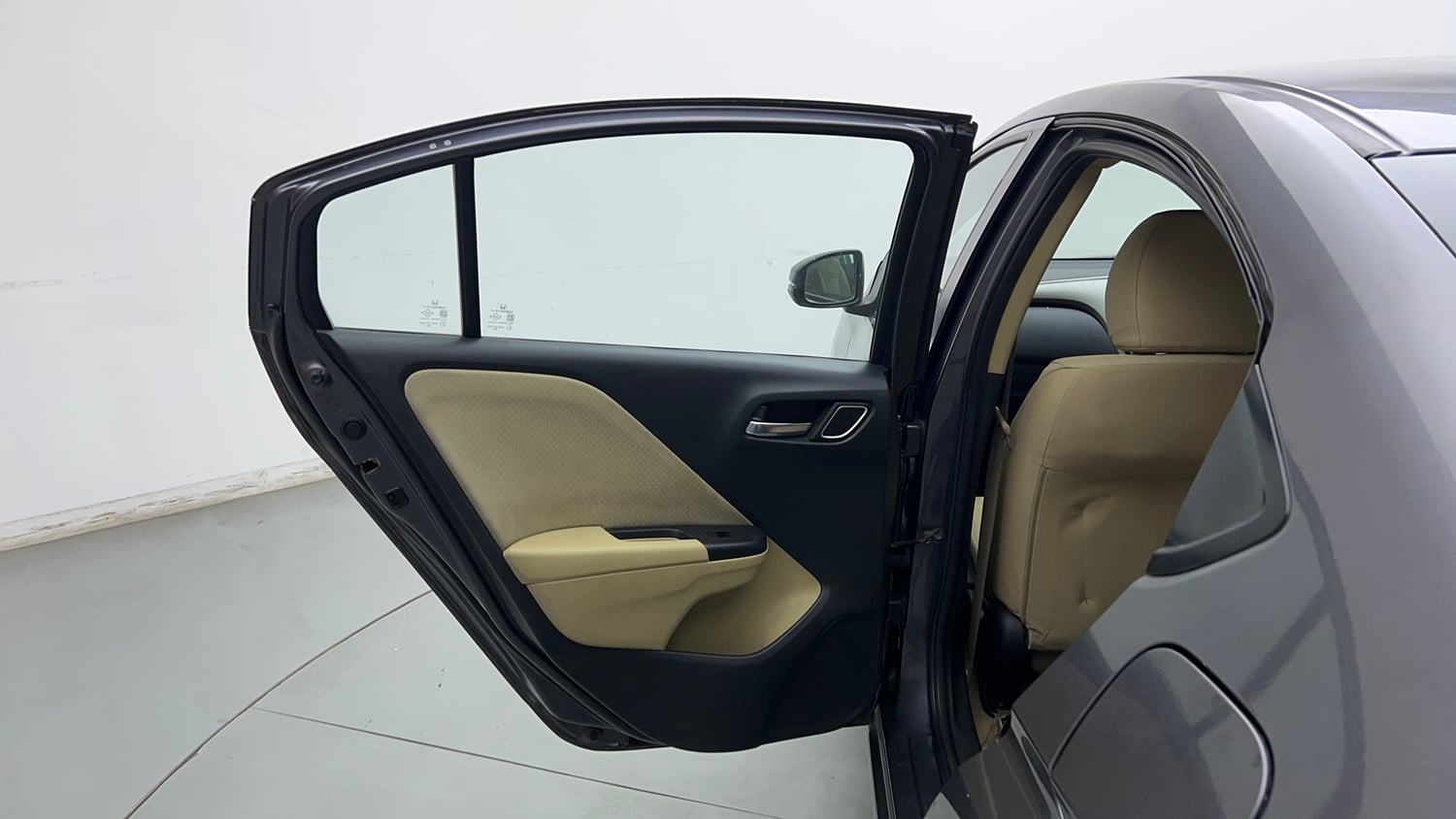 Used 2017 Honda City V CVT Petrol Petrol Automatic interior LEFT REAR DOOR OPEN VIEW