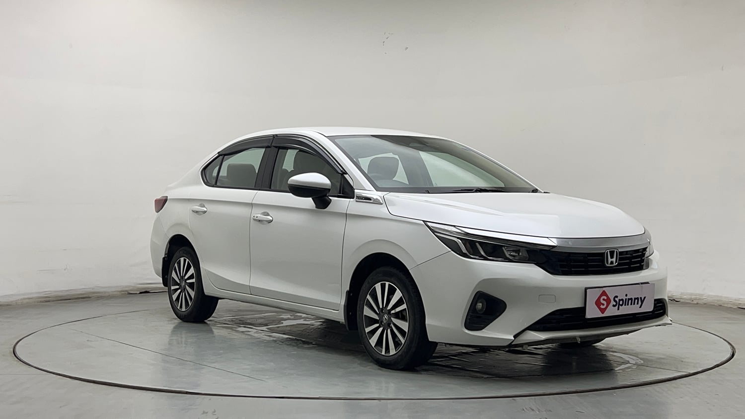 Used 2024 Honda City Elegant Edition CVT Petrol Automatic exterior RIGHT FRONT CORNER VIEW