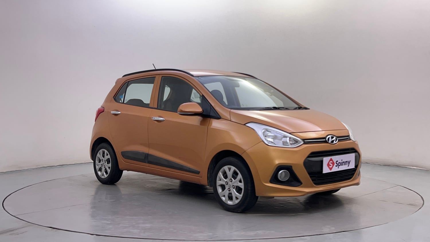 Used 2013 Hyundai Grand i10 Sportz 1.2 Kappa VTVT Petrol Manual exterior RIGHT FRONT CORNER VIEW