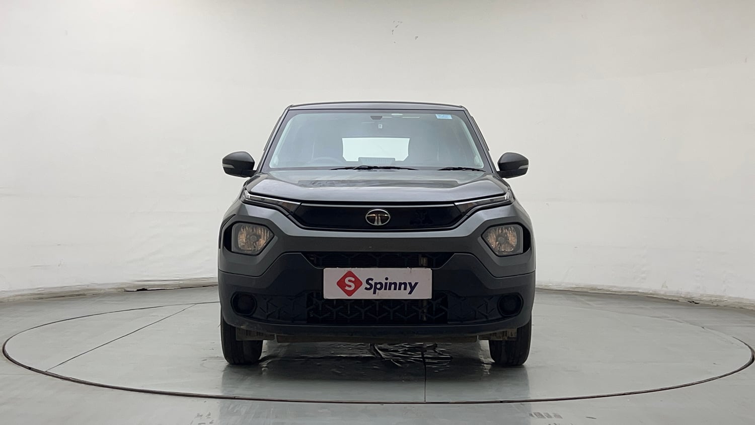 Used 2025 Tata Punch Pure MT Petrol Manual exterior FRONT VIEW