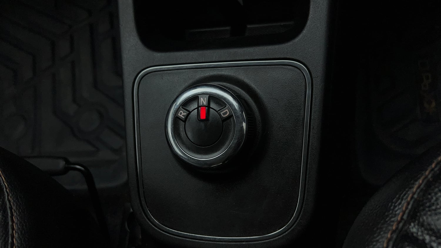 Used 2022 Renault Kwid RXT 1.0 AMT Petrol Automatic interior GEAR  KNOB VIEW