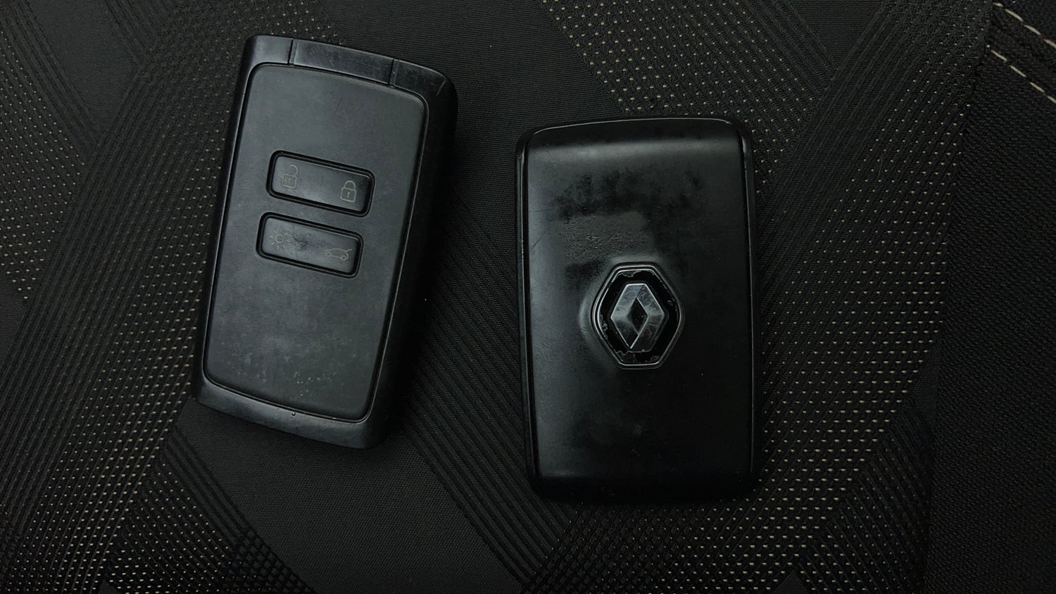 Used 2022 Renault Kiger RXT (O) MT Petrol Manual extra CAR KEY VIEW