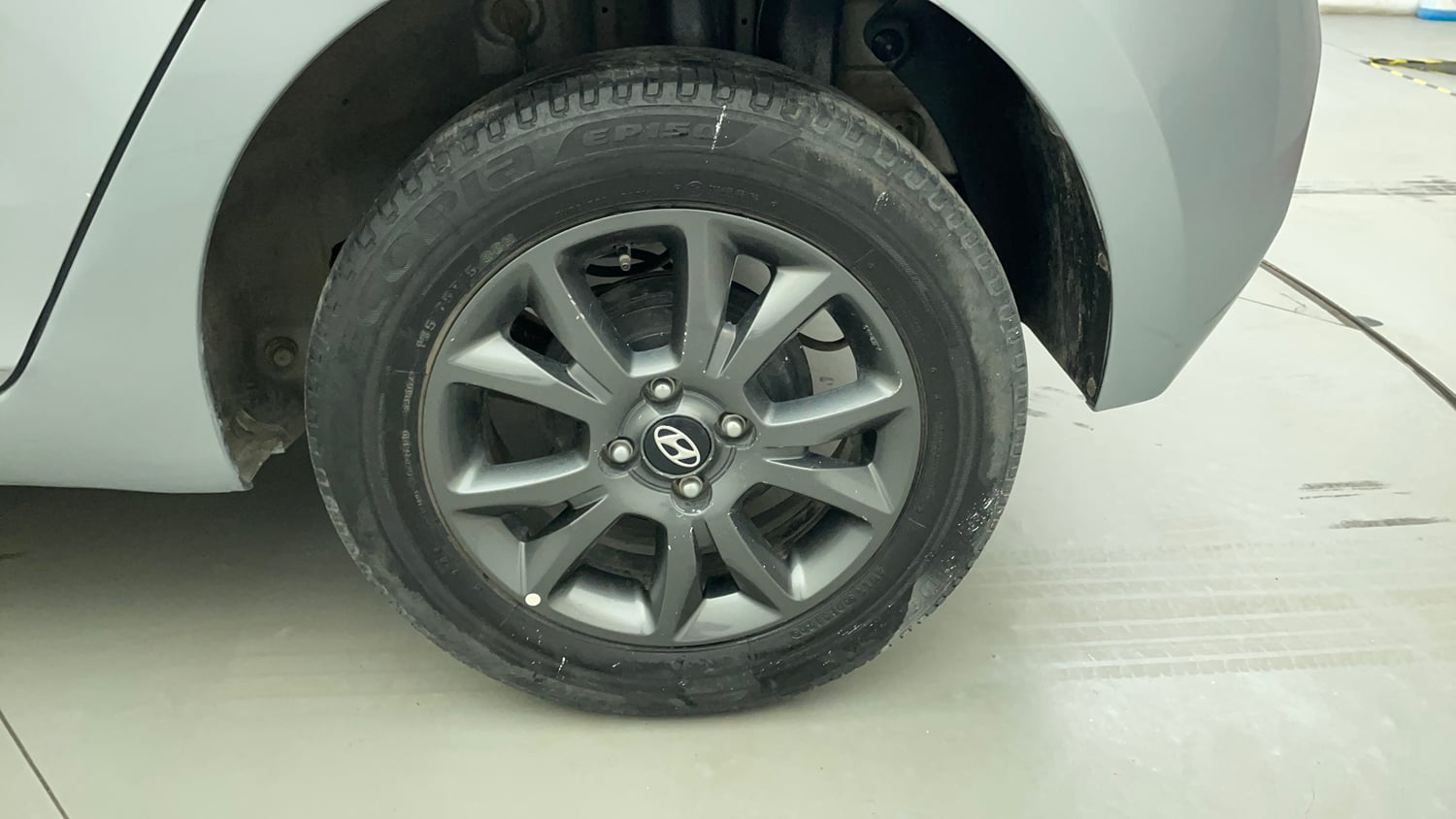 Used 2020 Hyundai Elite i20 Sportz Plus 1.2 Petrol Manual tyres LEFT REAR TYRE RIM VIEW