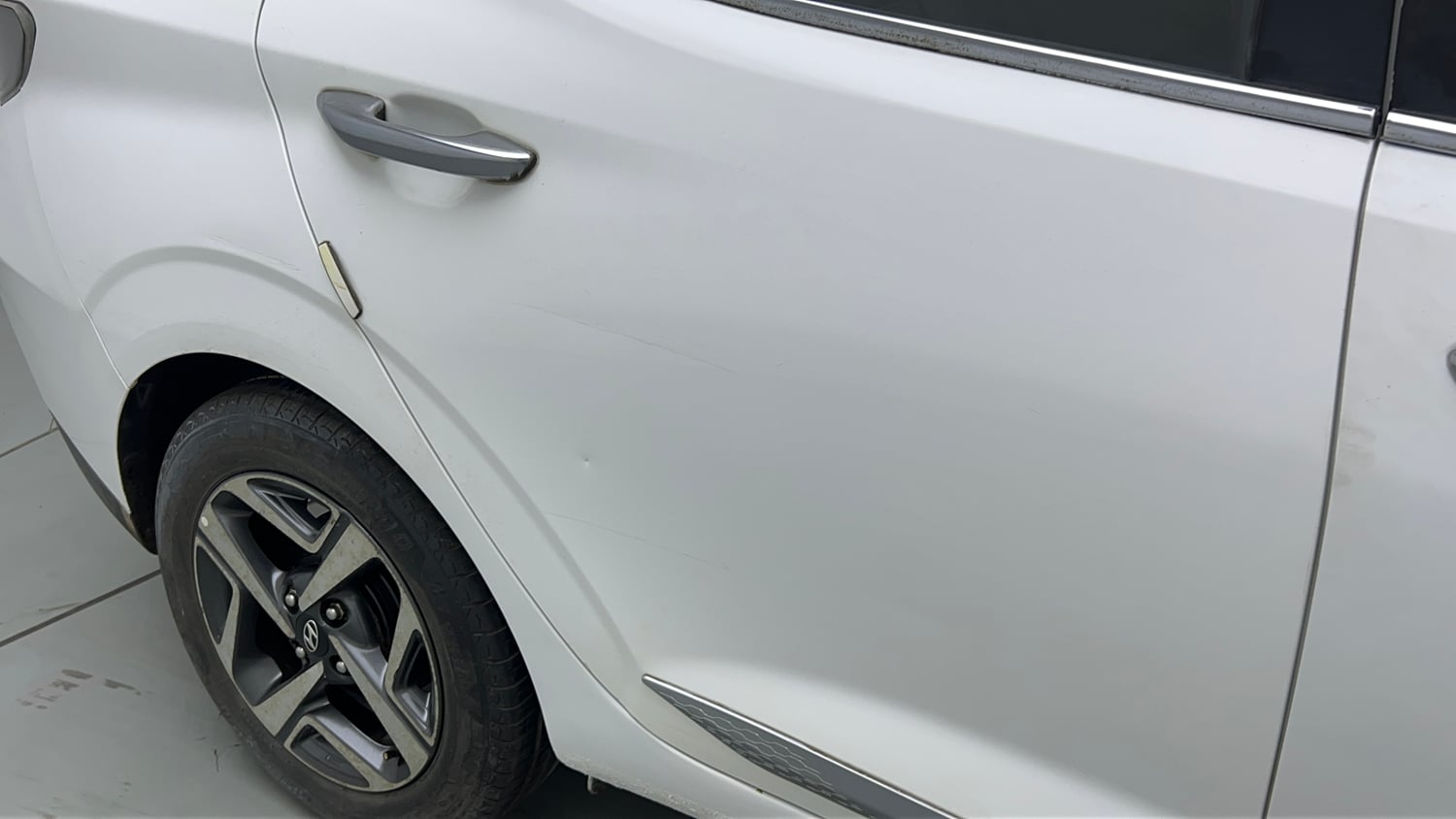 Used 2021 Hyundai Aura SX Plus 1.2 AMT Petrol Petrol Automatic dents MINOR SCRATCH