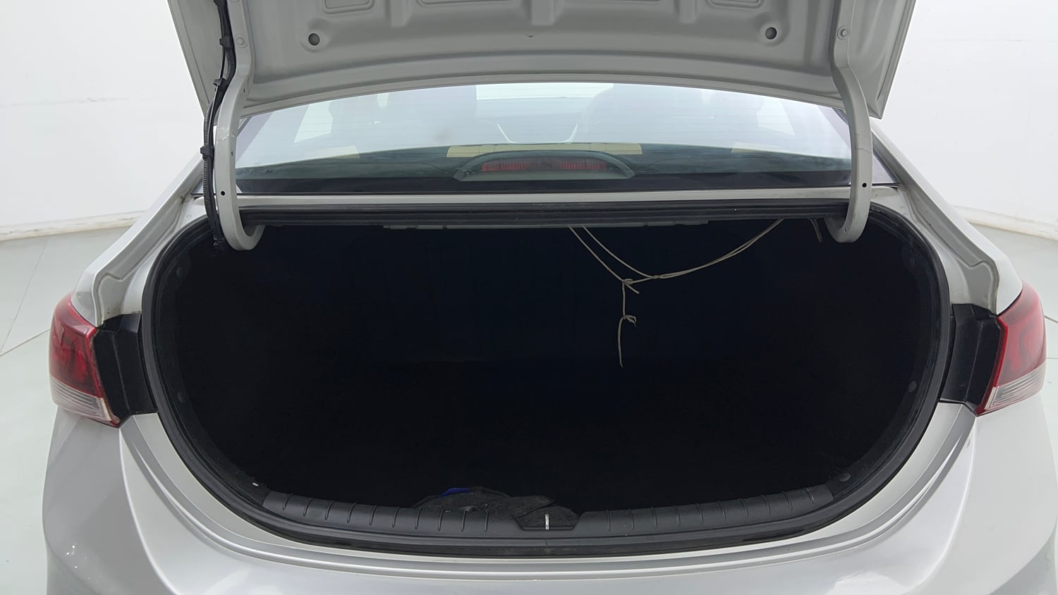 Used 2018 Hyundai Verna SX 1.6 VTVT Petrol Manual interior DICKY INSIDE VIEW