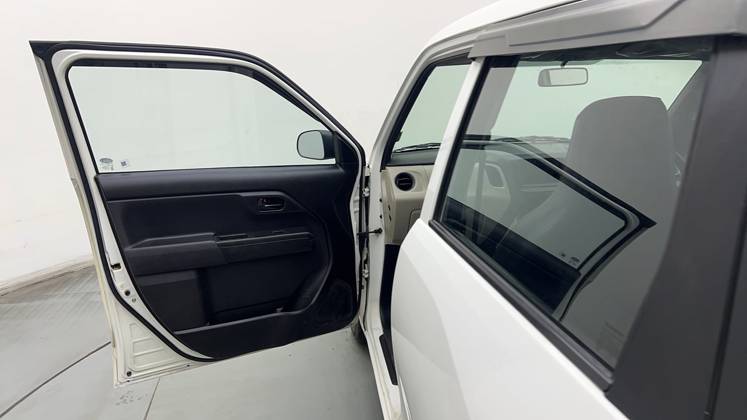 Used 2022 Maruti Suzuki Wagon R LXi (O) 1.0 CNG Cng Manual interior LEFT FRONT DOOR OPEN VIEW
