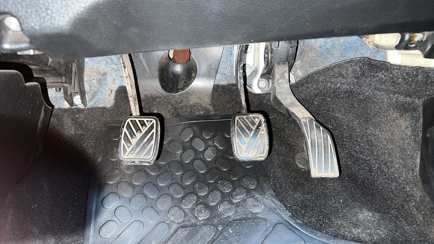 Used 2012 Maruti Suzuki Swift VXi Petrol Manual interior PEDALS VIEW