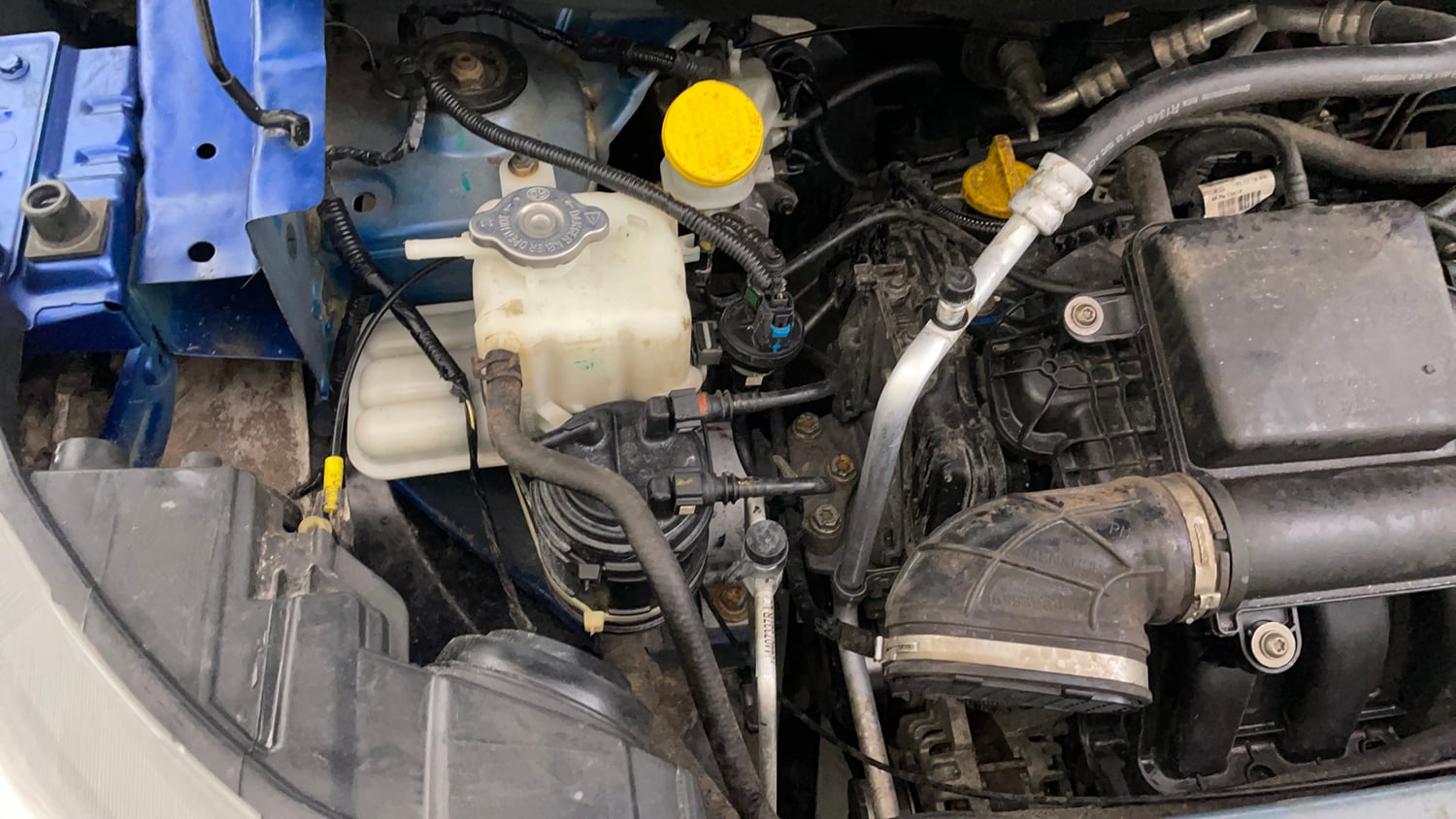 Used 2023 Renault Triber RXT Petrol Manual engine ENGINE RIGHT SIDE VIEW