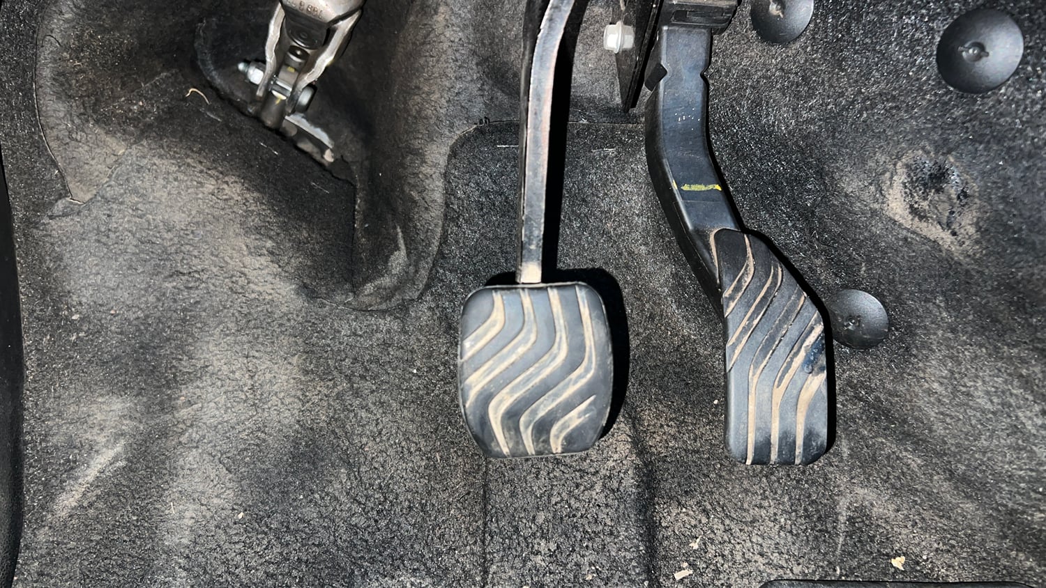 Used 2022 Renault Kiger RXT (O) AMT Petrol Automatic interior PEDALS VIEW